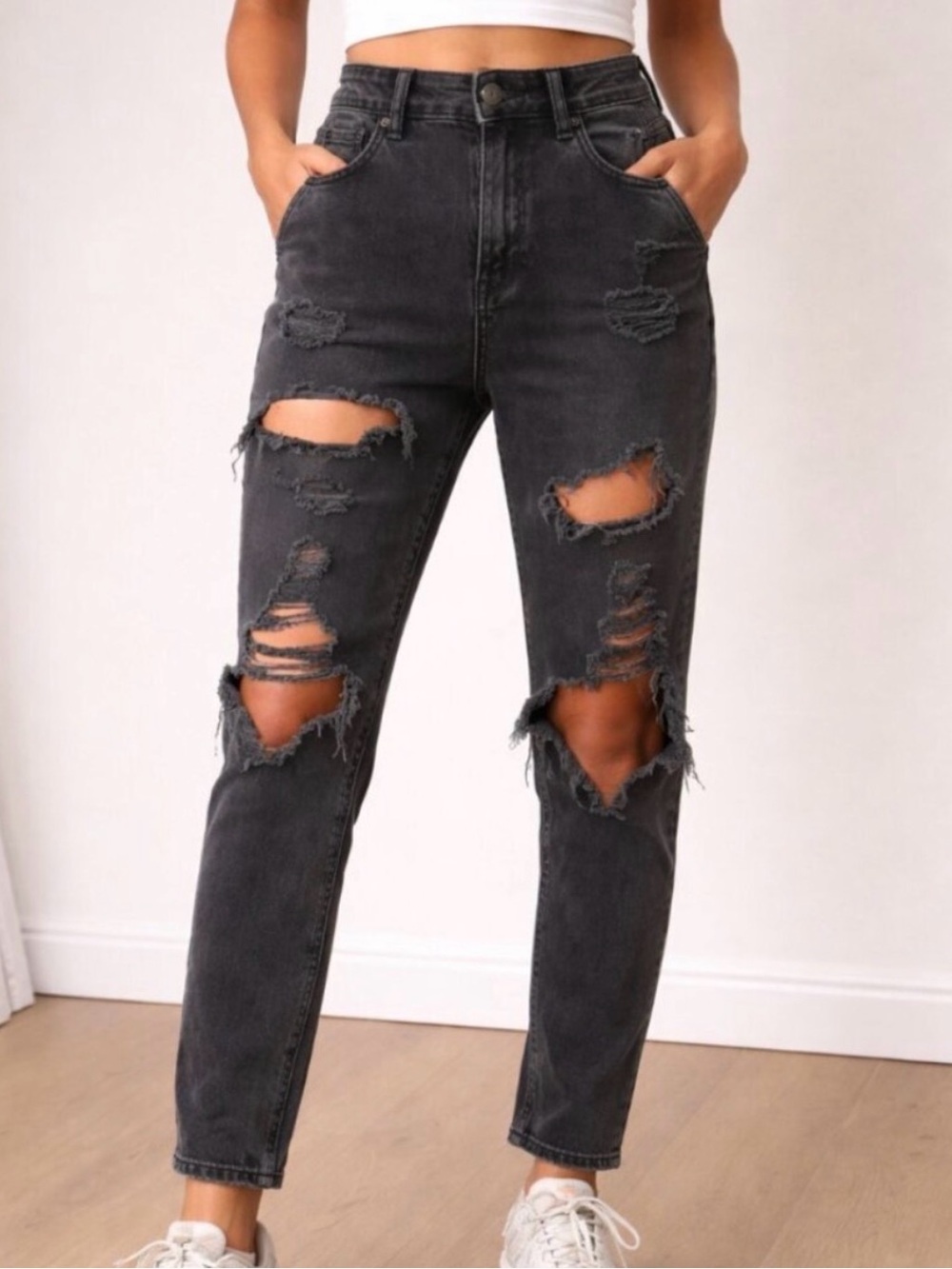 Shein Mildly Distressed Black Jeans size 4